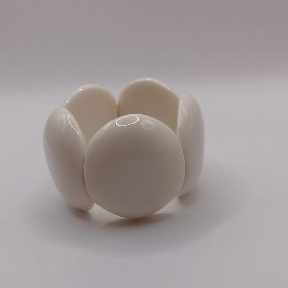 White Stretch Petal-Link Bracelet